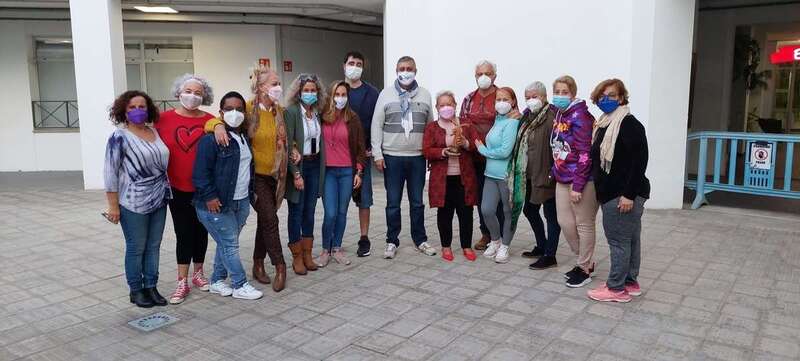 El concejal del Distrito de Jinámar, Servando González, con los miembros del grupo Jinamarte/TA.